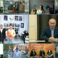 Акция взаимопомощи #МыВместе уже объединила более 64 000 добровольцев по всей России