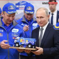 Президент Путин поздравил победителей «Дакара» в зачёте грузовиков